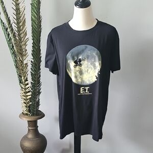Maurices E.T. Black Graphic Tee
